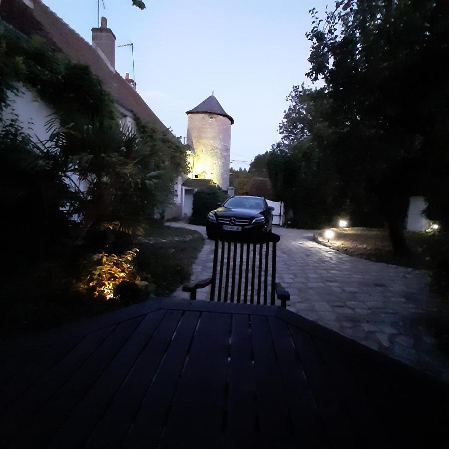 Gite De La Tour De Loire - 65 M2 Au Pied D'Une Tour De Gue Du 17Eme Siecle Mer Luaran gambar