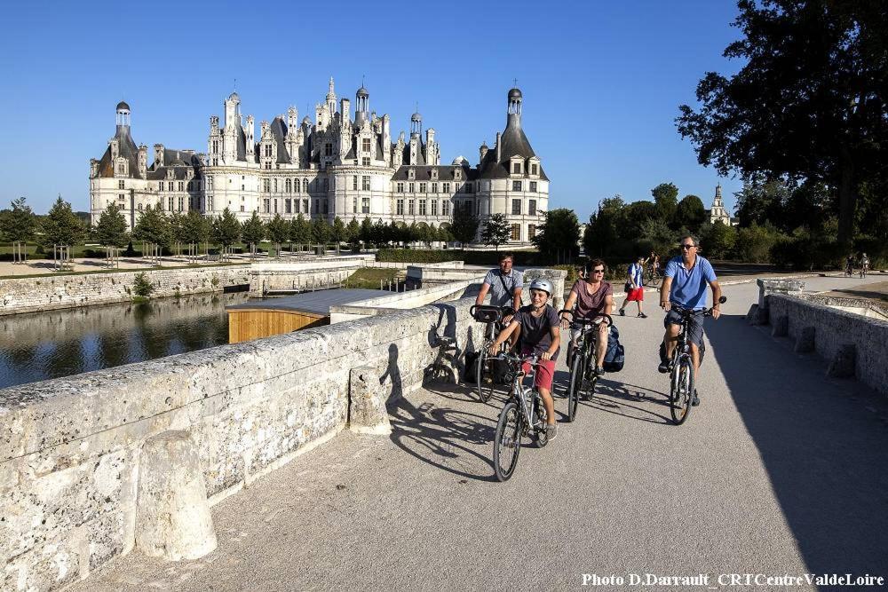 Gite De La Tour De Loire - 65 M2 Au Pied D'Une Tour De Gue Du 17Eme Siecle Mer Luaran gambar