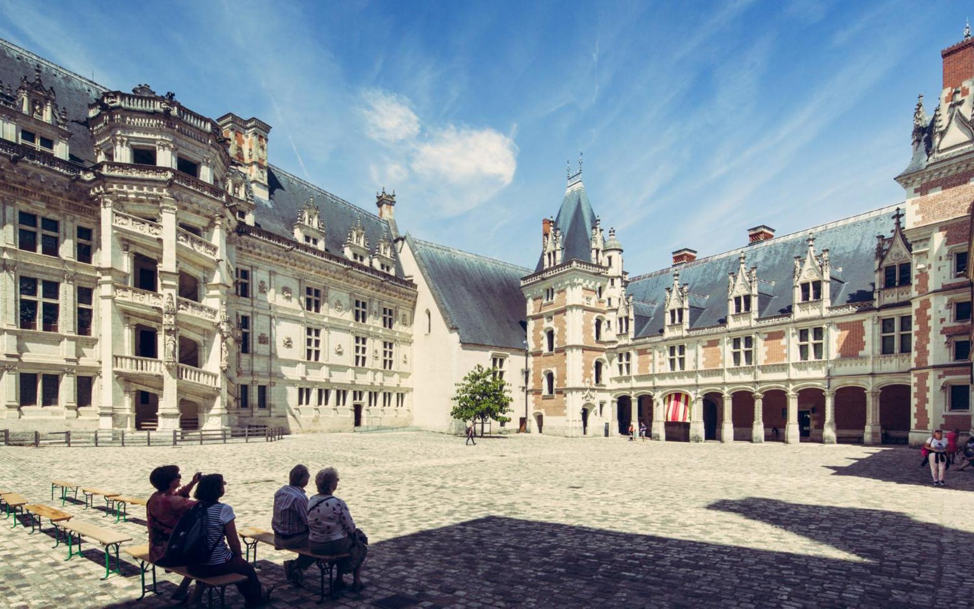 Gite De La Tour De Loire - 65 M2 Au Pied D'Une Tour De Gue Du 17Eme Siecle Mer Luaran gambar