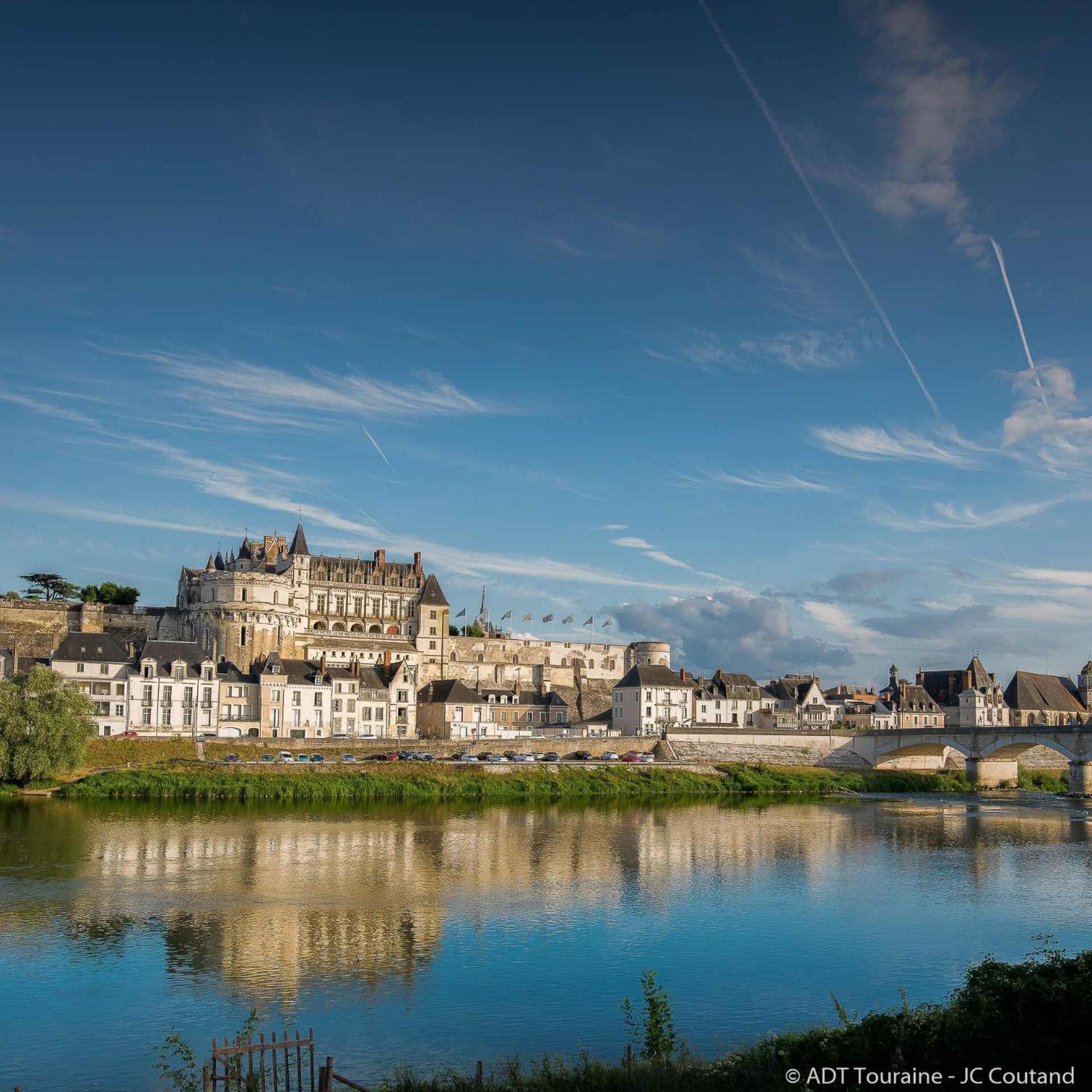 Gite De La Tour De Loire - 65 M2 Au Pied D'Une Tour De Gue Du 17Eme Siecle Mer Luaran gambar